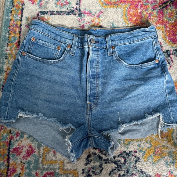 Levi 501 shorts - Picture 2 of 2